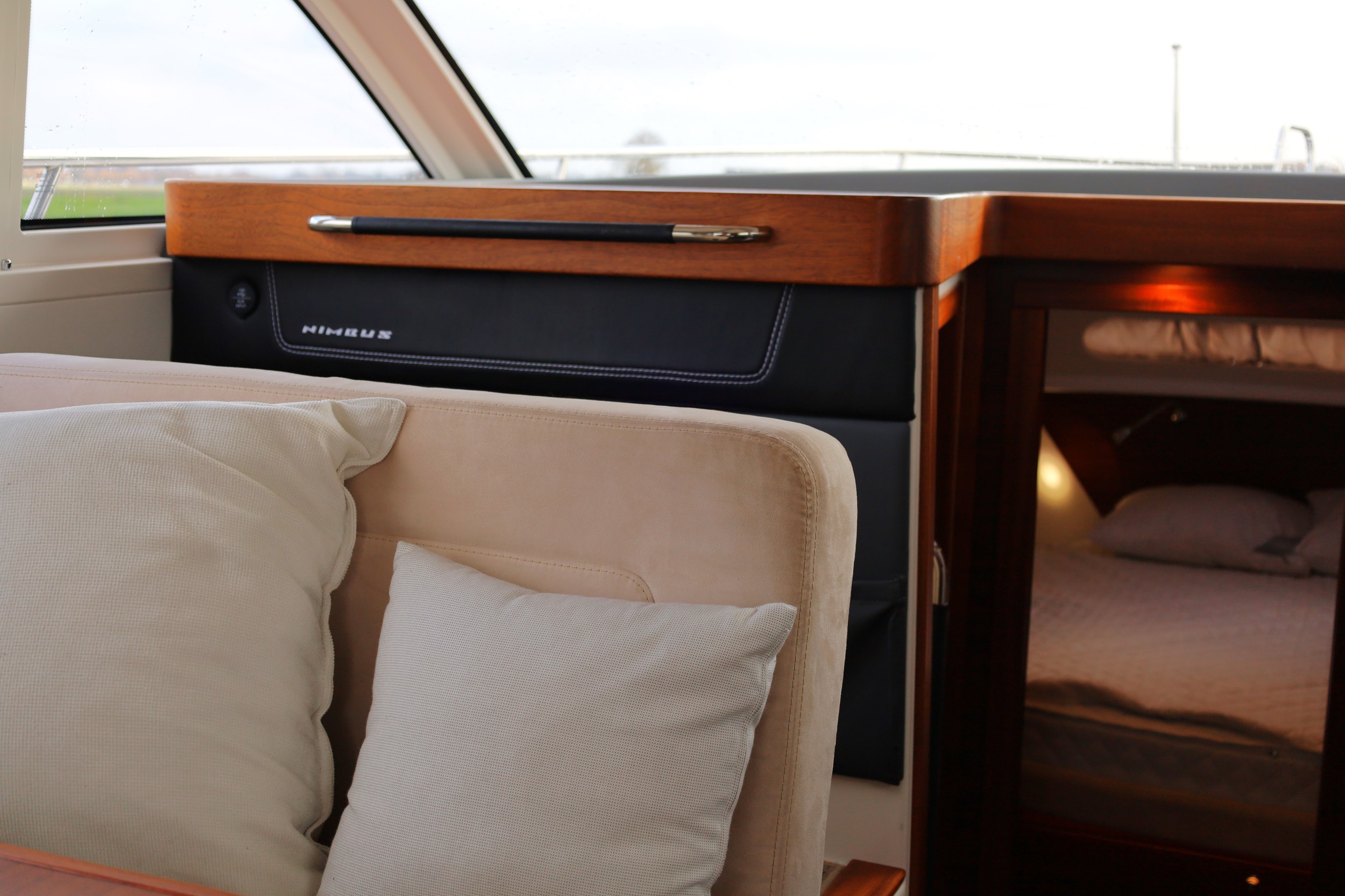 Nimbus 365 Coupe — foto 32 van 51