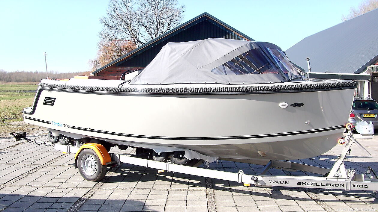 AQUA24 T7 Tender