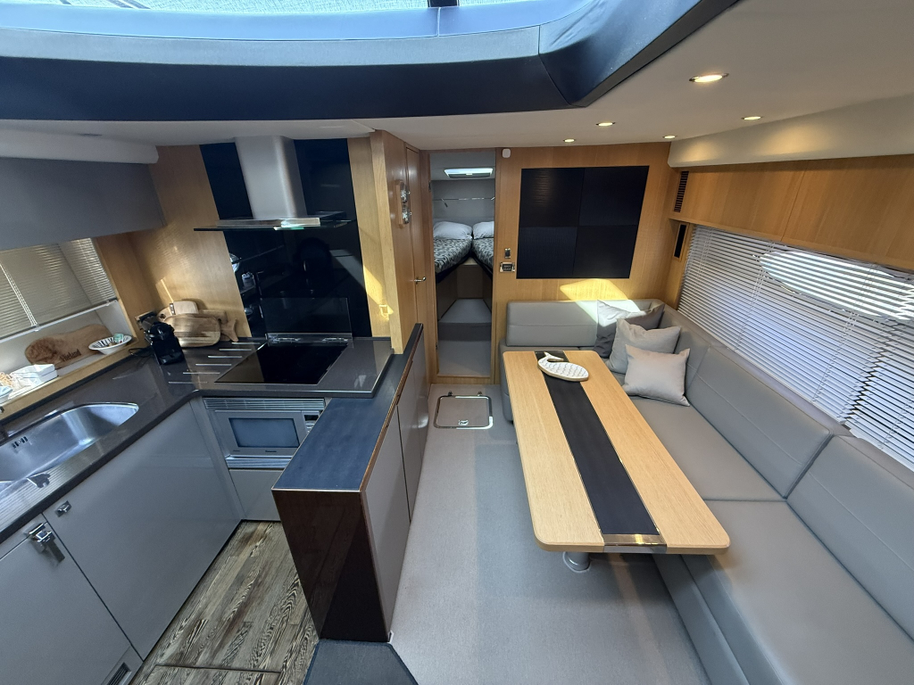 Princess V52 — foto 17 van 36