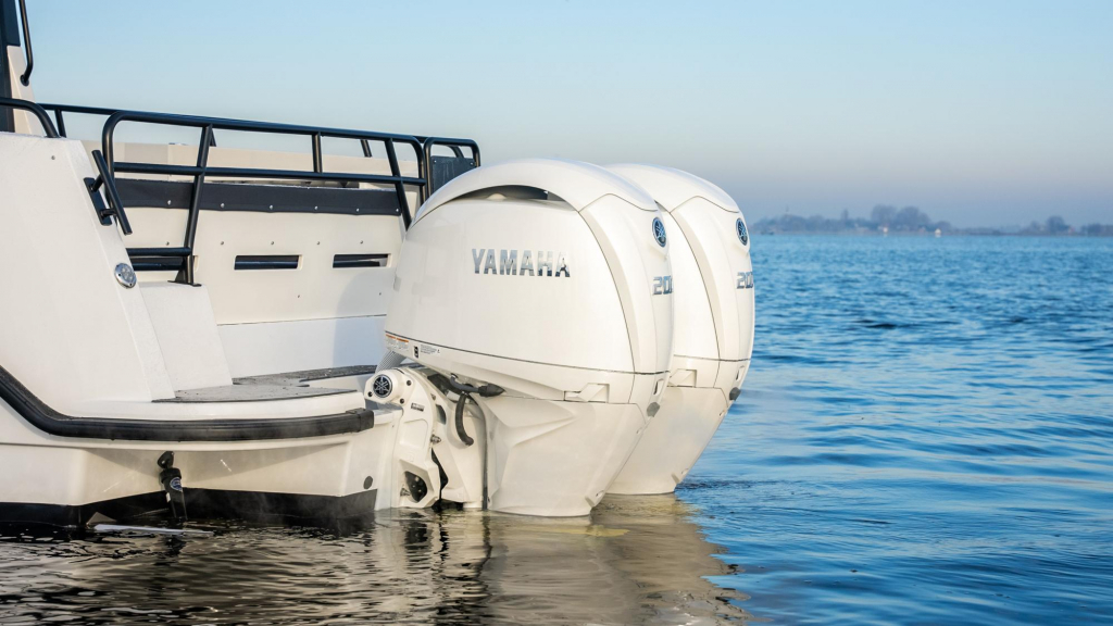 Finnmaster pilot 8 met 2x 200 pk Yamaha motoren  — foto 5 van 45