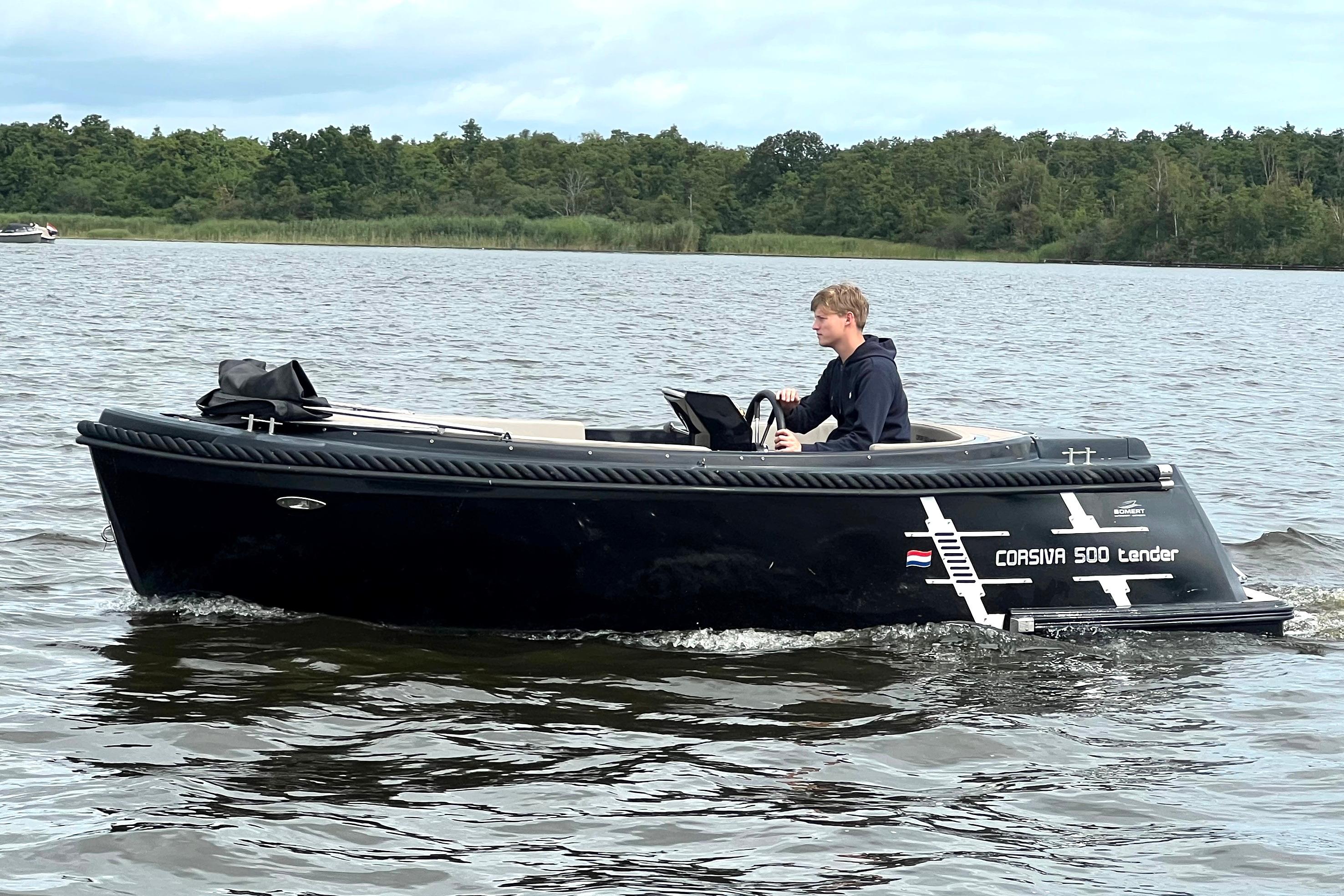 Corsiva 500 Tender — foto 3 van 15