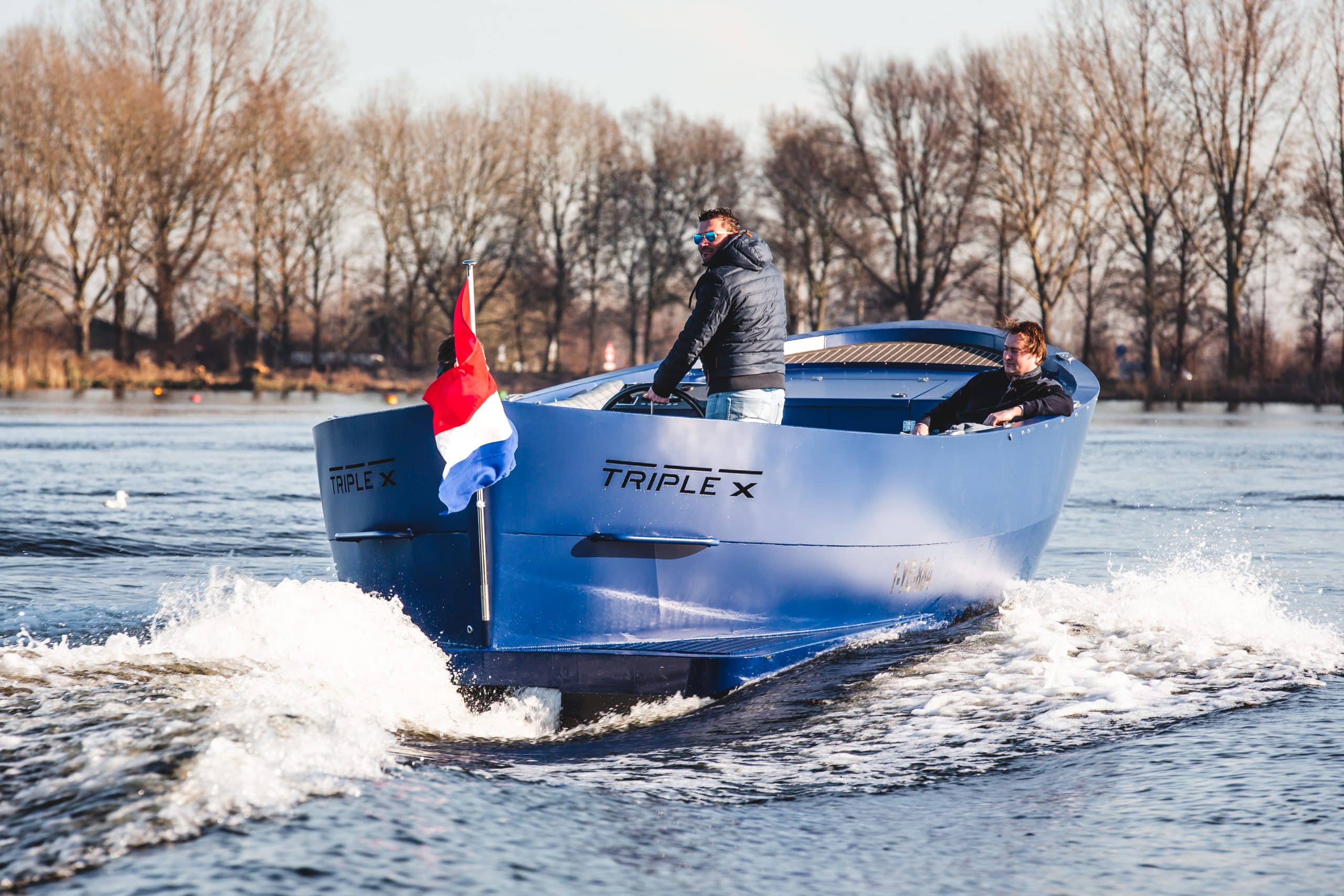 Triple X800 — foto 9 van 14