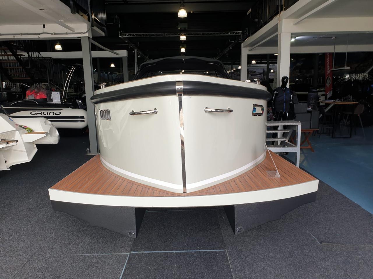 Maxima Boats 750 Flying Lounge RAL 7030 op voorraad — foto 2 van 9