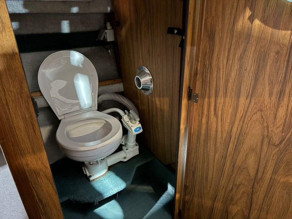 Sea Ray Seville (Gedupliceerd) — foto 13 van 15