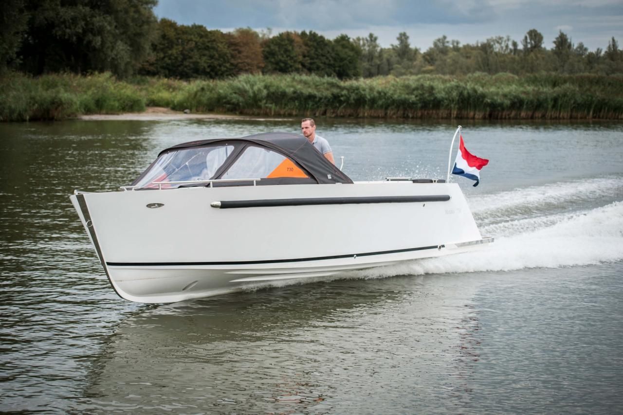 Maxima 730 tender — foto 14 van 28