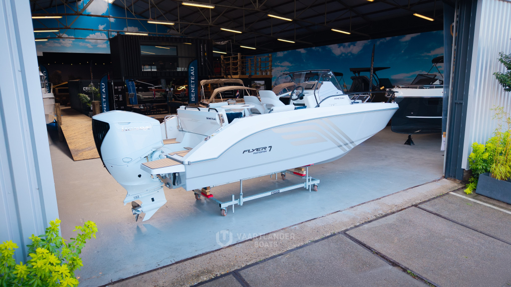 Beneteau Flyer 7 Sundeck | 200PK Honda IST | Pilot Edition