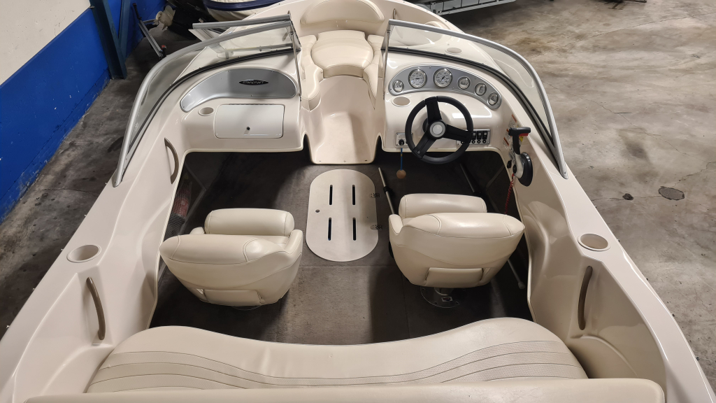 Starcraft C-star 1700 3.0 Mercruiser en trailer — foto 10 van 16