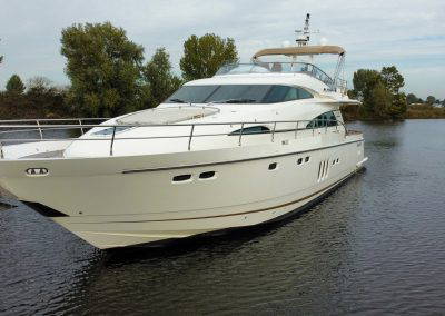 Fairline Squadron 70 — foto 3 van 11