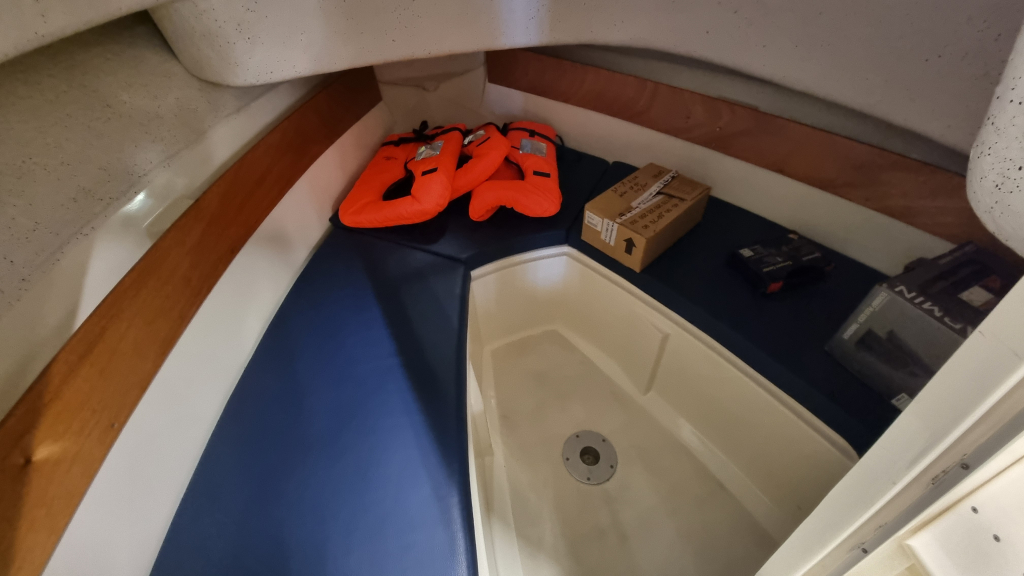 Jeanneau Merry Fisher 585 met Suzuki DF90A en trailer — foto 11 van 19
