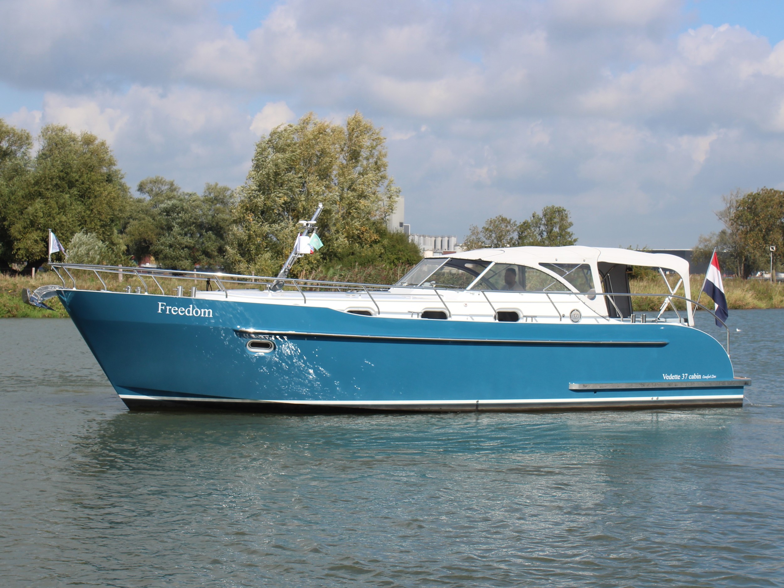 Vedette 37 Cabin Comfort Line — foto 1 van 24