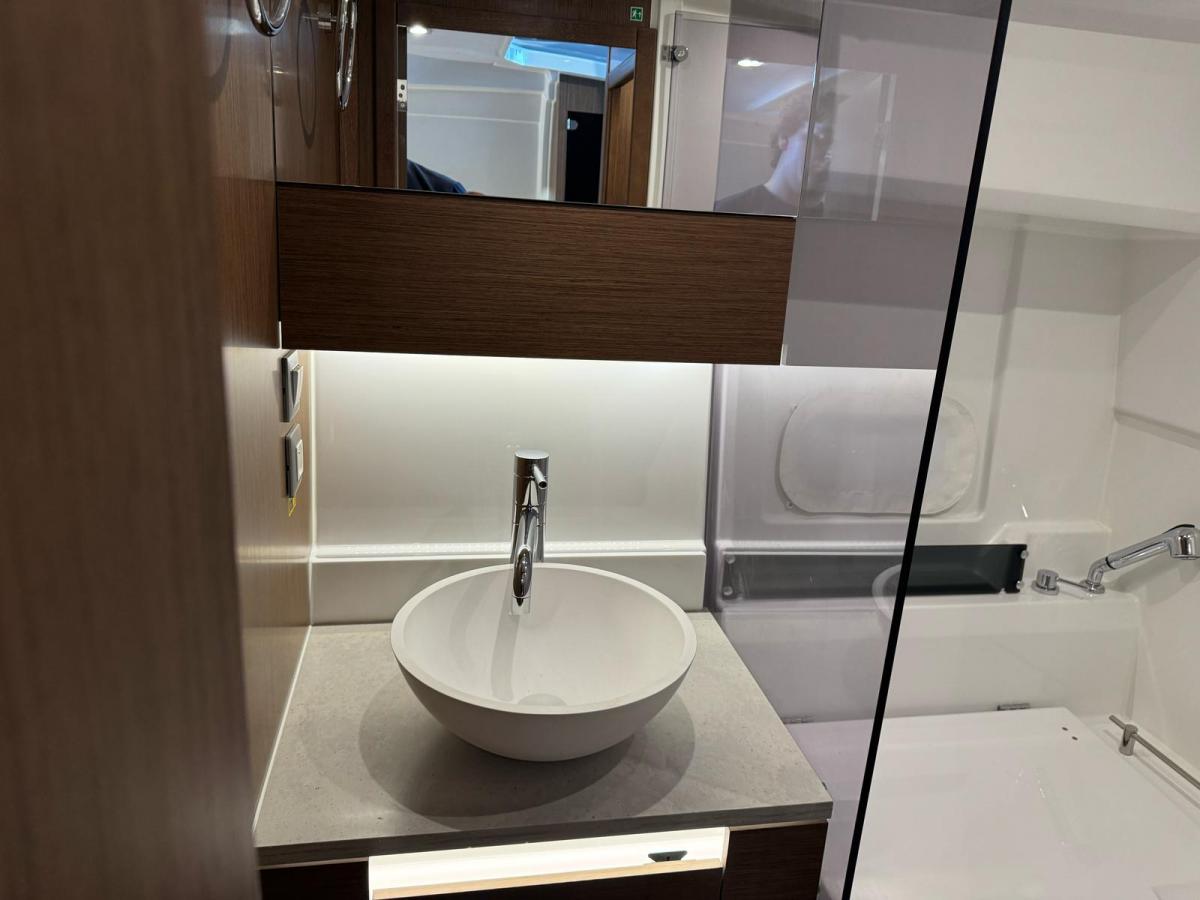 Jeanneau Cap Camarat 10.5 WA S2 op voorraad. Dit schip is aanwezig op de yamaha stand van hiswa te water 2026. — foto 33 van 35