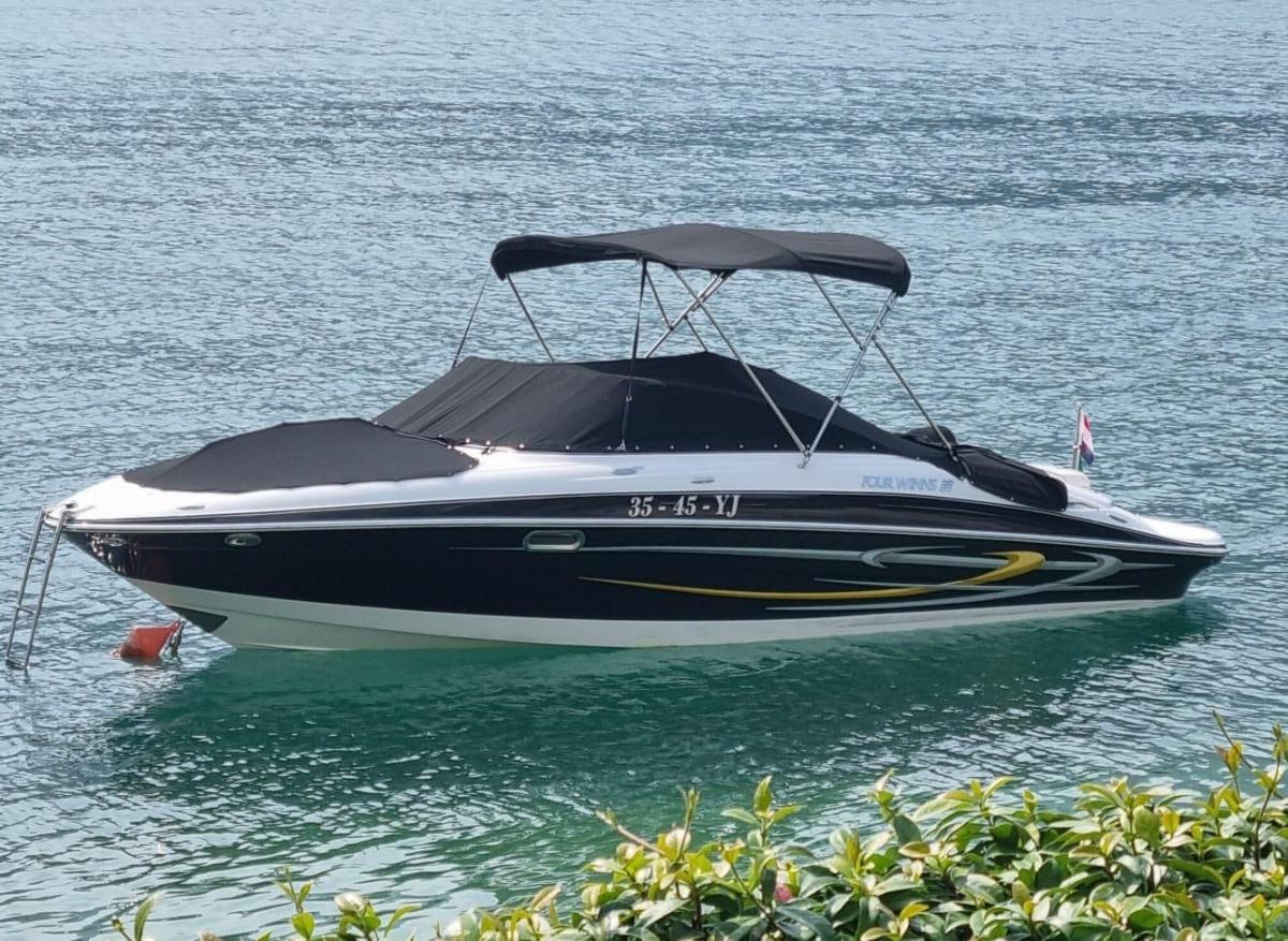 Four Winns 240 Horizon Bowrider