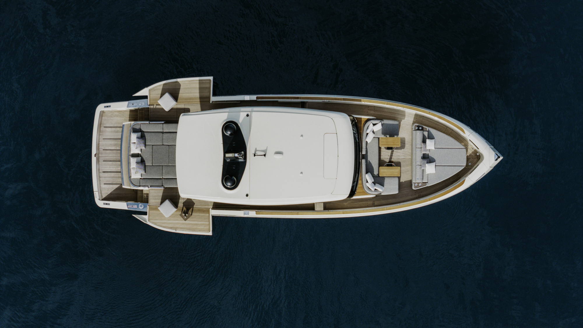 Invictus yachts Invictus ST550 met 2x 950 pk Volvo IPS direct leverbaar — foto 28 van 28