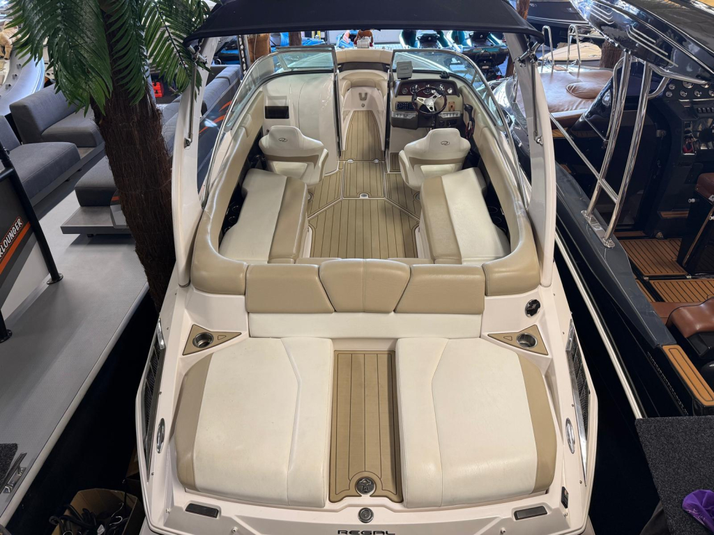 Regal 2500 Bowrider — foto 15 van 29