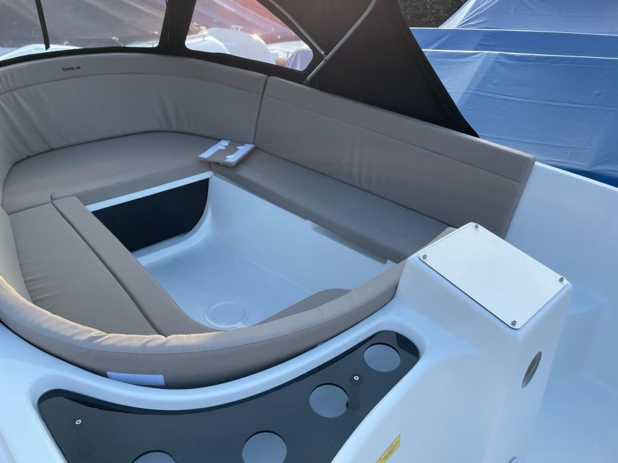Corsiva 570 new age beige Suzuki 15pk — foto 5 van 6