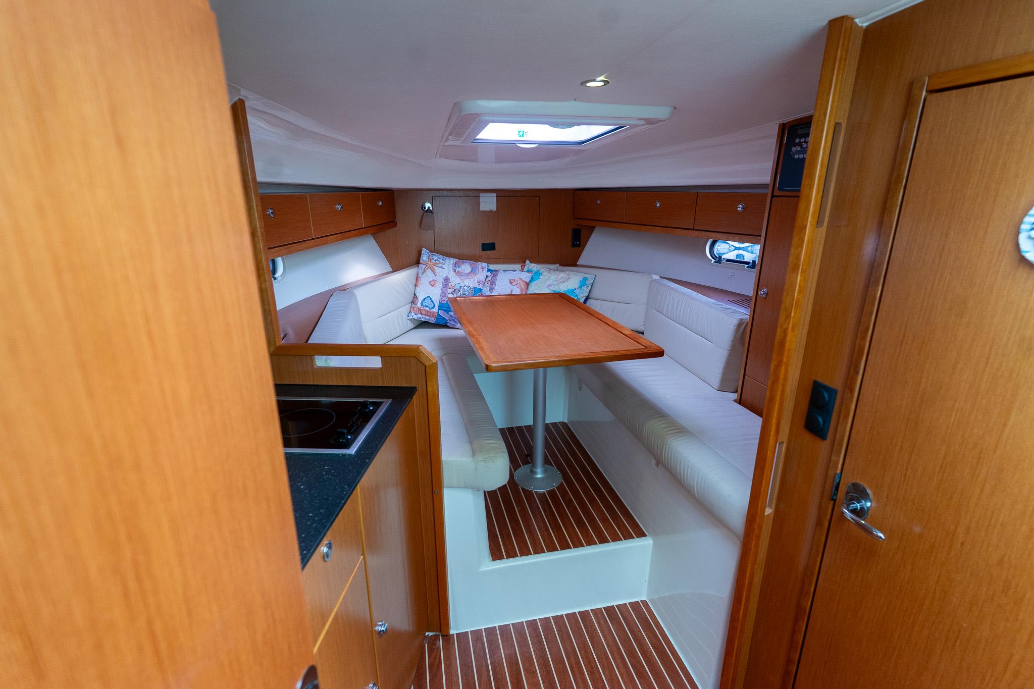 Bavaria 28 Sport — foto 14 van 47