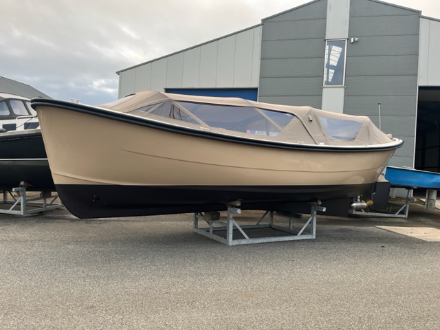 Stil Sloep (cabin) 9.30   15 Kw Elek. met toilet achter deur — foto 11 van 11