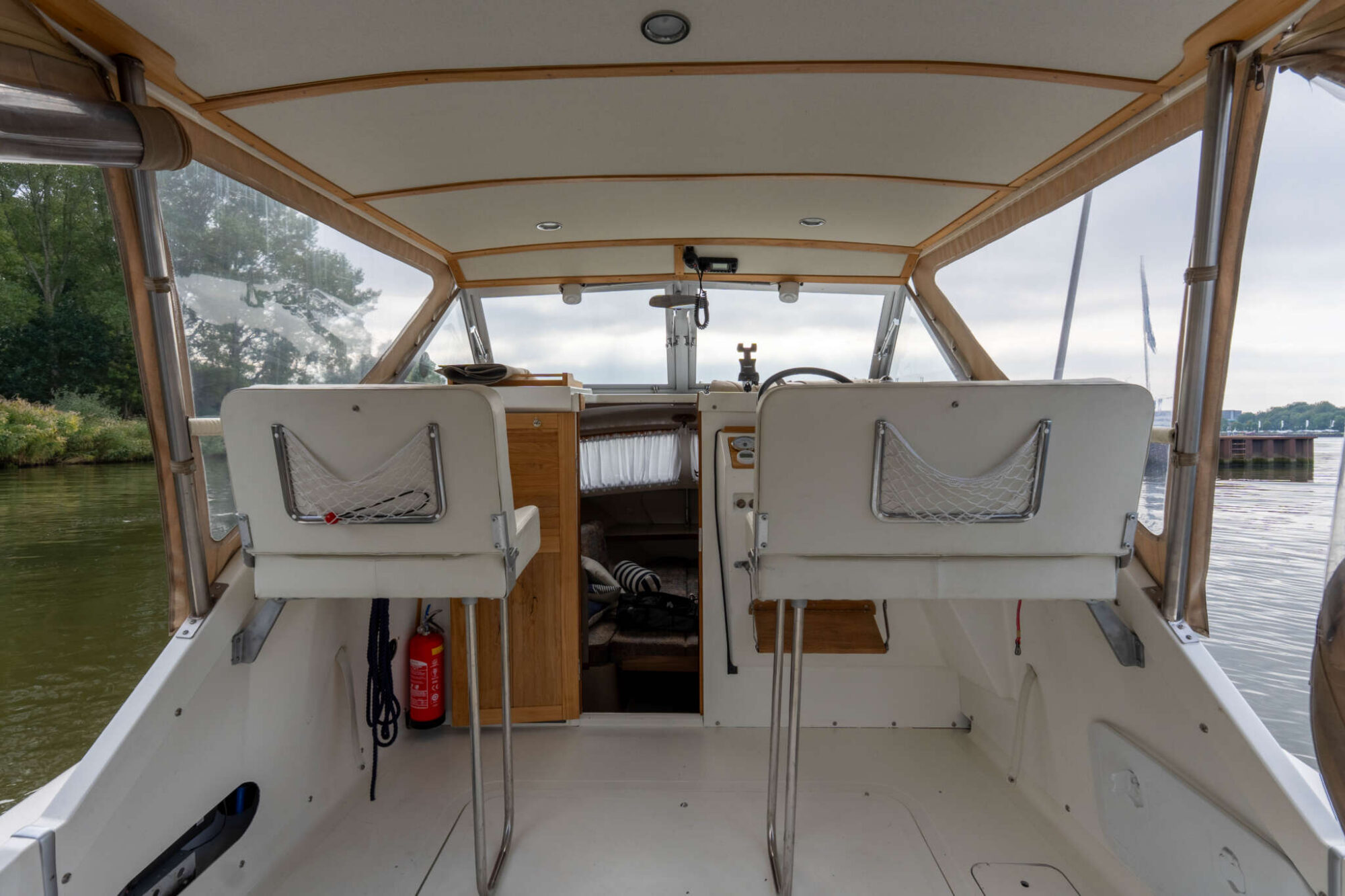 Bertram 25 Express Cruiser — foto 9 van 28