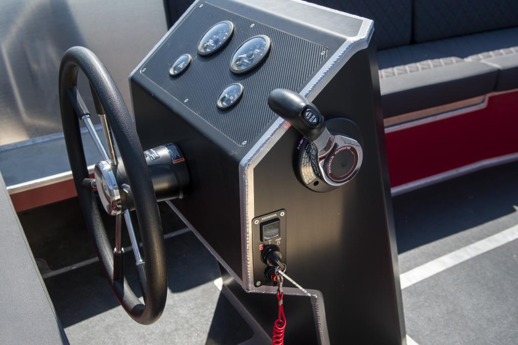 AluShip TNDR 670 — foto 6 van 8