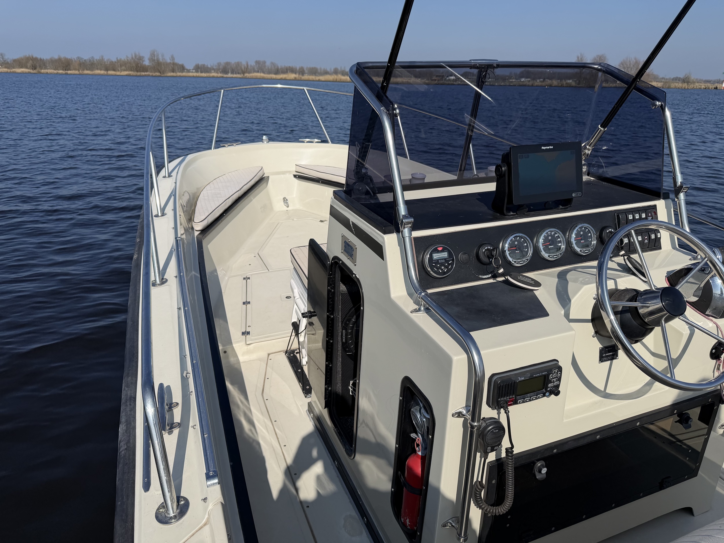 Boston Whaler 25 Outrage — foto 15 van 37