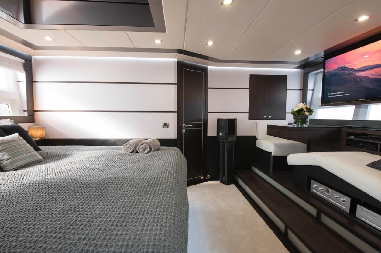 Galeon 700 Raptor Skydeck — foto 3 van 3