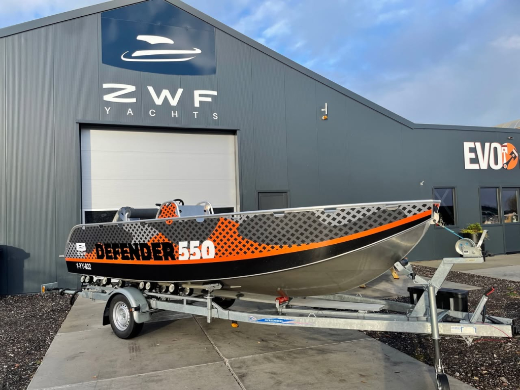 Defender 550 — foto 2 van 4