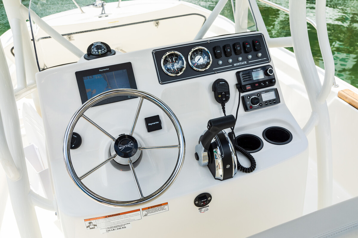 Boston Whaler 190 Montauk — foto 8 van 17