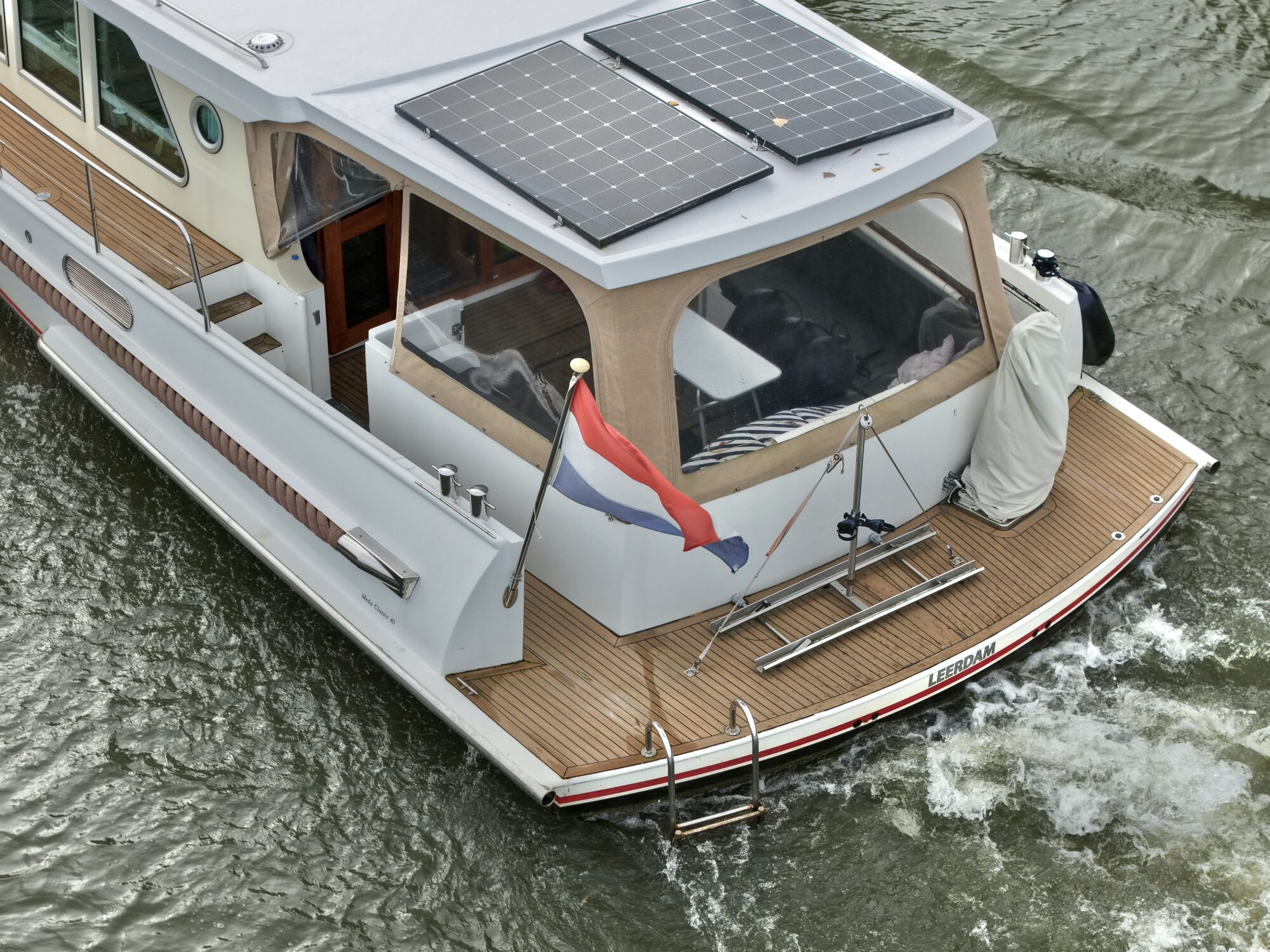 Serious Yachts Gently Low Bridge 45 Sedan — foto 8 van 74