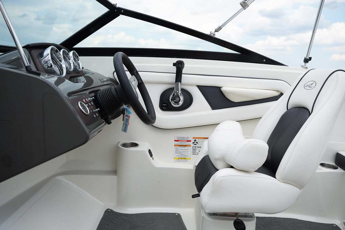 Sea Ray 19 SPX — foto 14 van 36