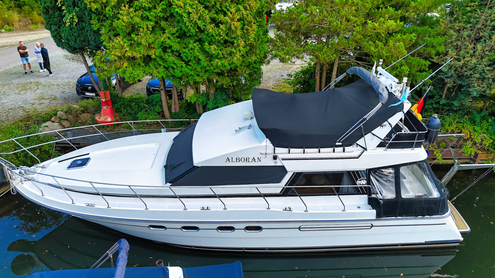 Neptunus 138 / 46 Flybridge Sedan — foto 1 van 32