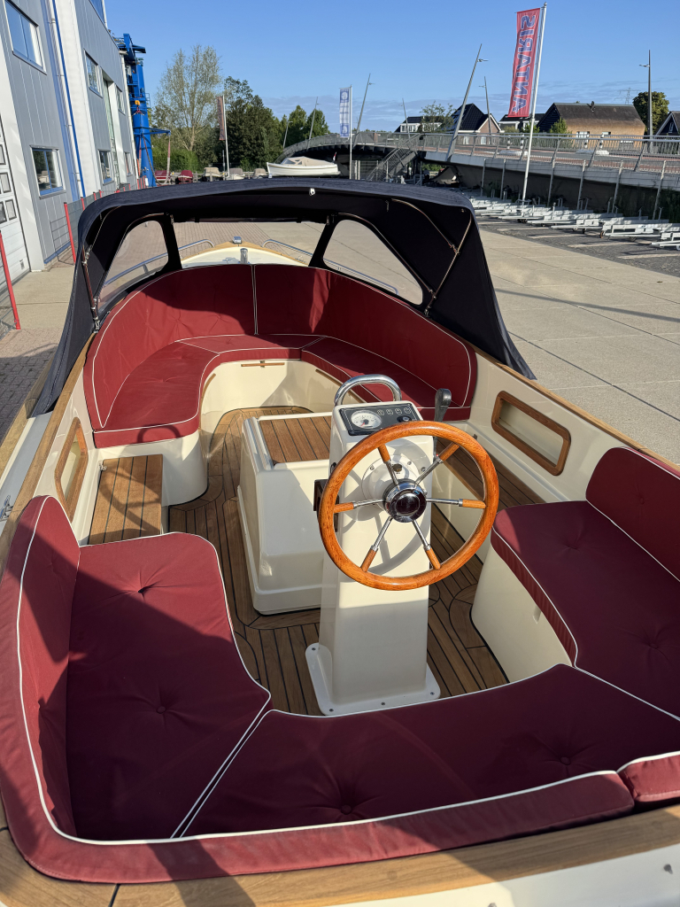 Maril 625 met Nanni 21 pk — foto 6 van 13
