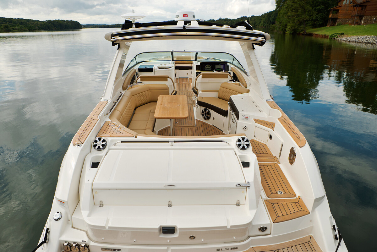Sea Ray SLX 350 Outboard — foto 6 van 20