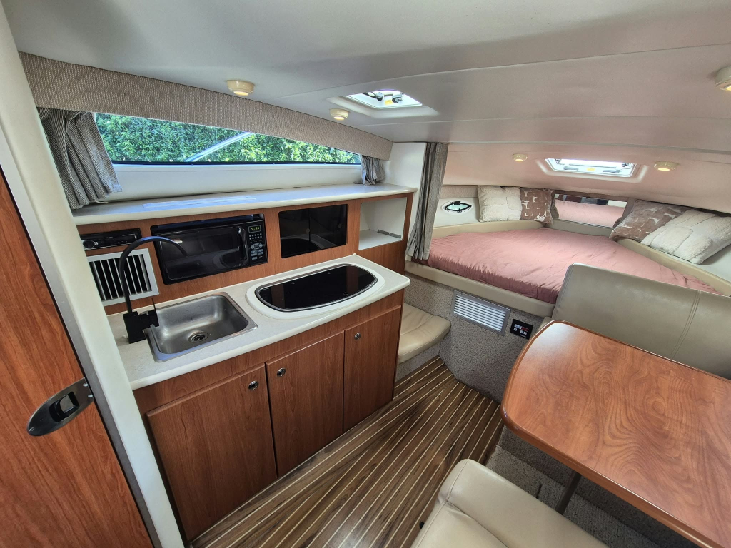 Bayliner 285 sportcruiser uit het bouwjaar 2004 (2e eigenaar — foto 13 van 23