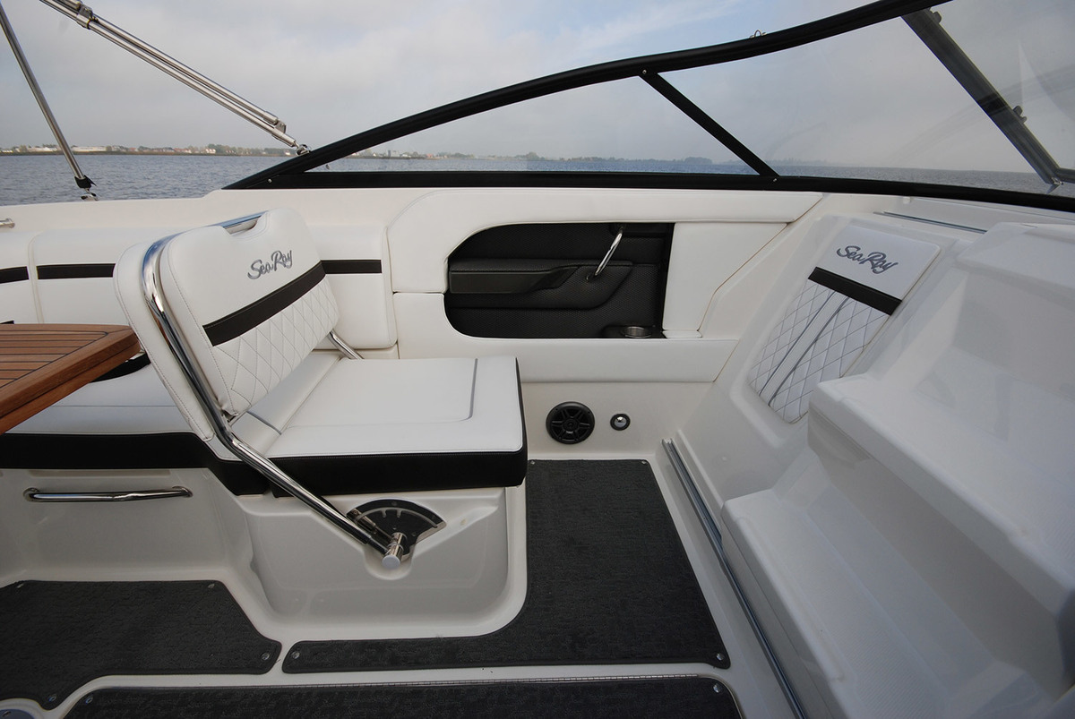 Sea Ray Sun Sport 250 — foto 33 van 73