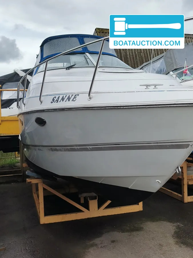 Chris Craft Crowne 262 nu in de online veiling. — foto 8 van 24