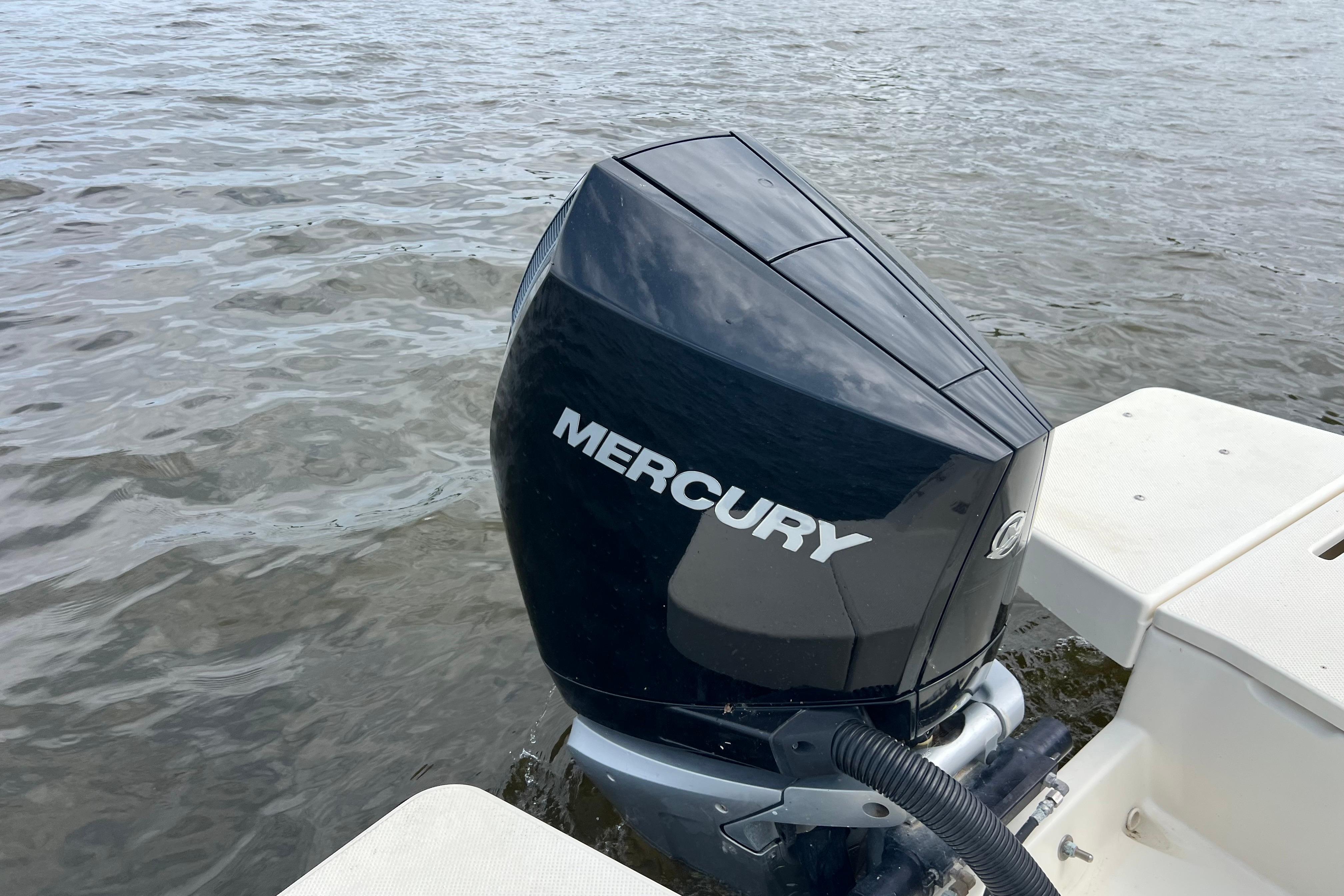 Quicksilver Activ 755 Sundeck — foto 14 van 17