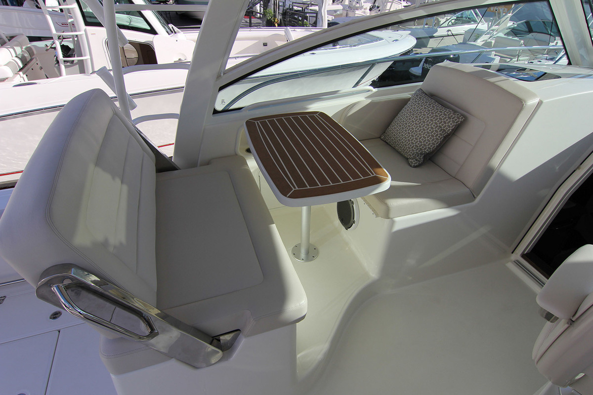 Boston Whaler 345 Conquest — foto 7 van 16