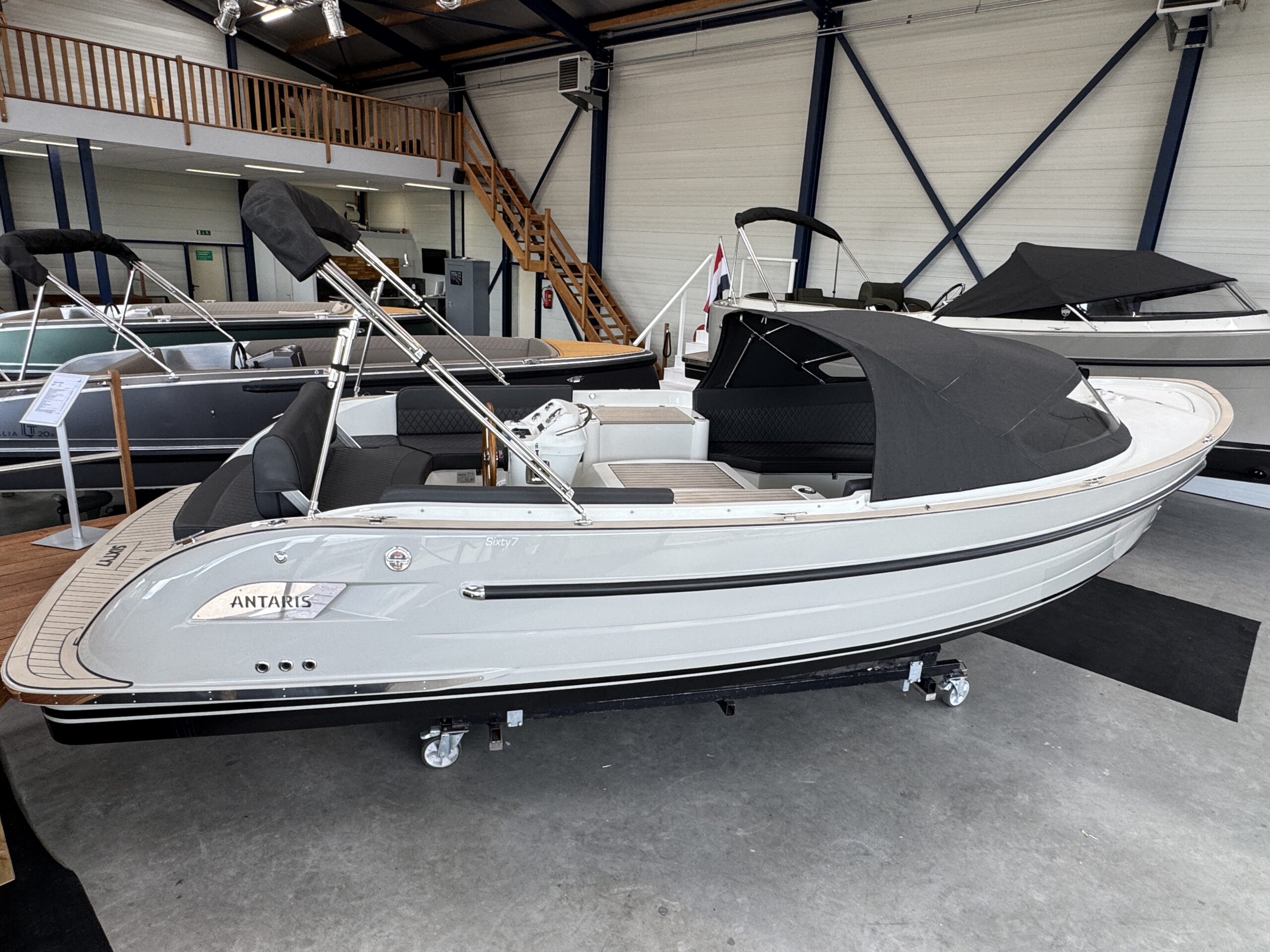 Antaris Sixty7 (op voorraad) — foto 2 van 13
