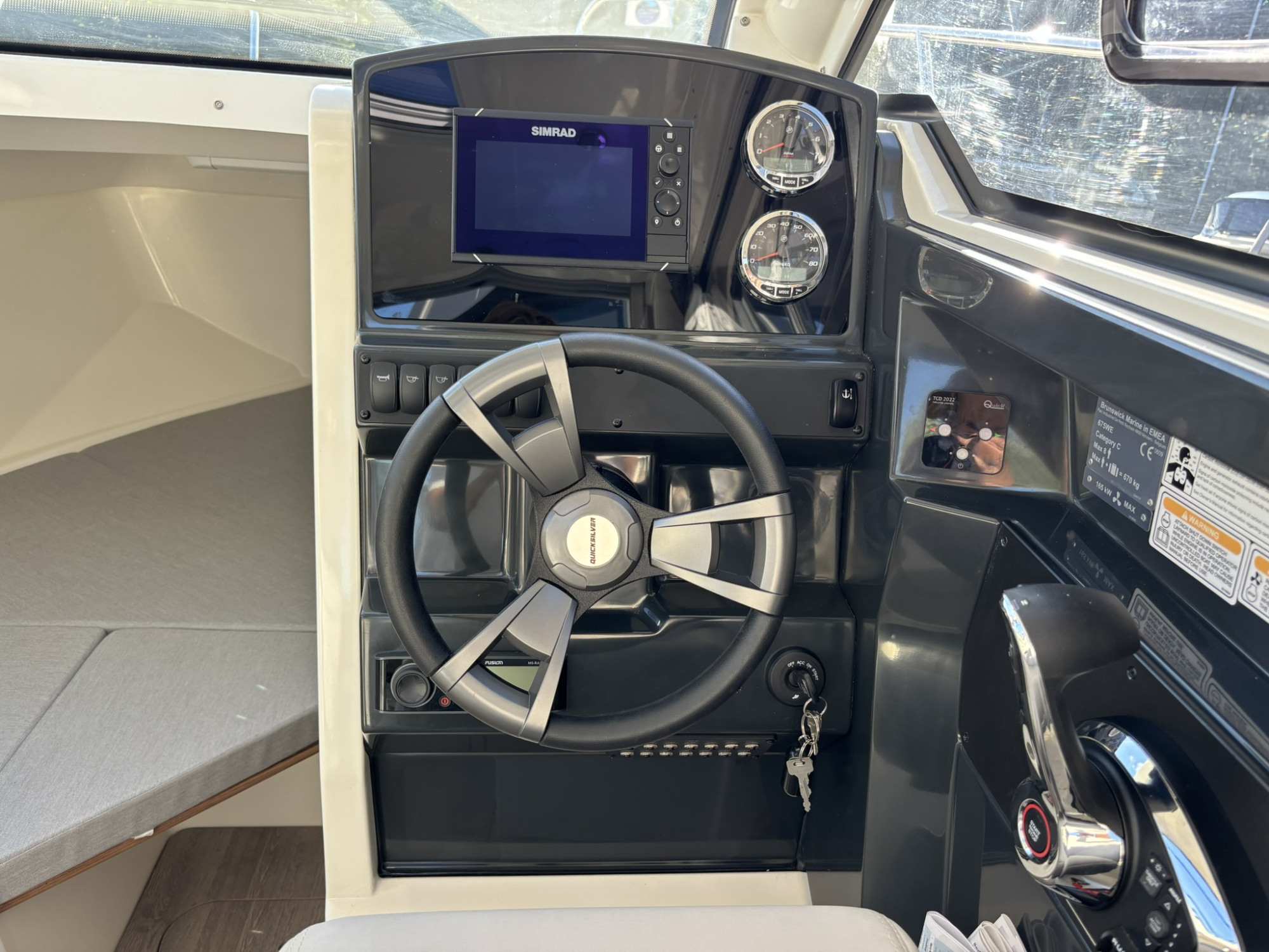 Quicksilver 675 weekend met Mercury 175 pk V6 — foto 11 van 19