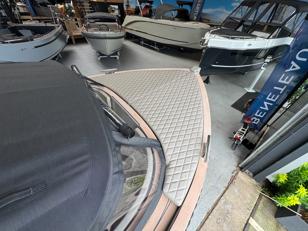 Waterspoor 717 Aviator | Vetus diesel   — foto 31 van 31