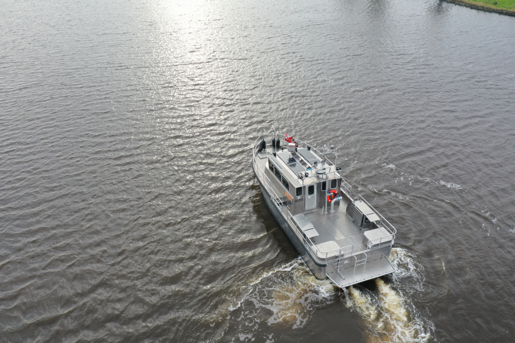 ALUMAX WORKER 41– High-Speed Firefighting & Multipurpose Aluminium Workboat — foto 6 van 13