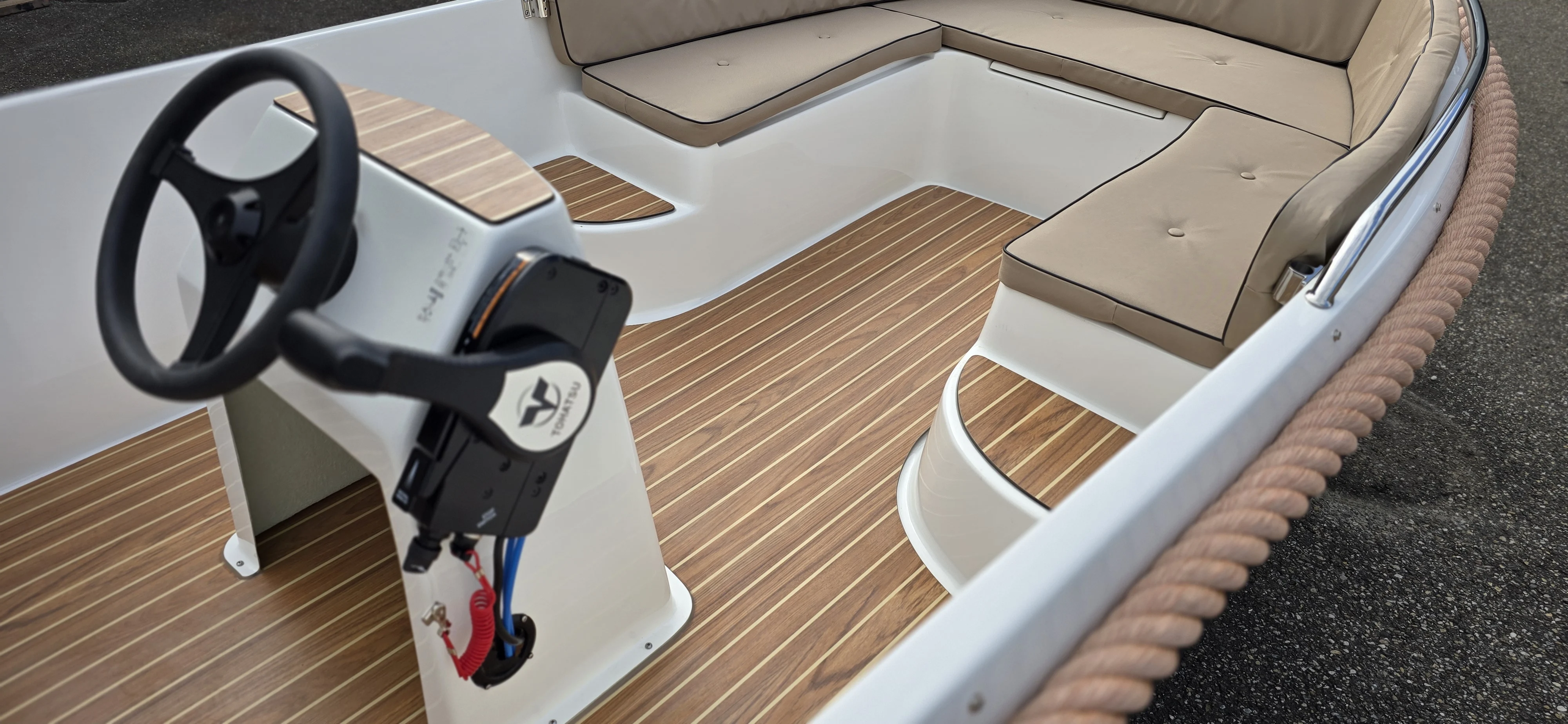 sea-finder de luxe met 9.8 pk tohatsu en teaklook vloer en kabelaring – WS Vertrouwen — foto 8 van 12
