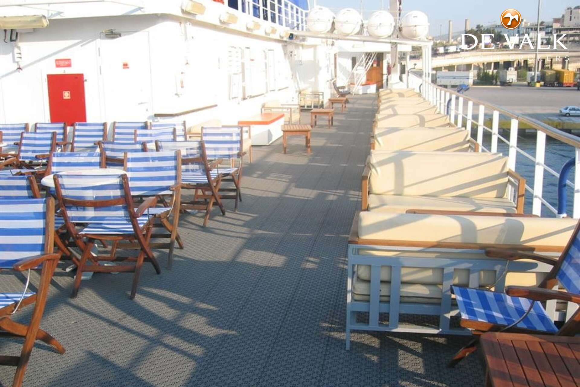 Day Passengers Ship 77.4 — foto 13 van 42