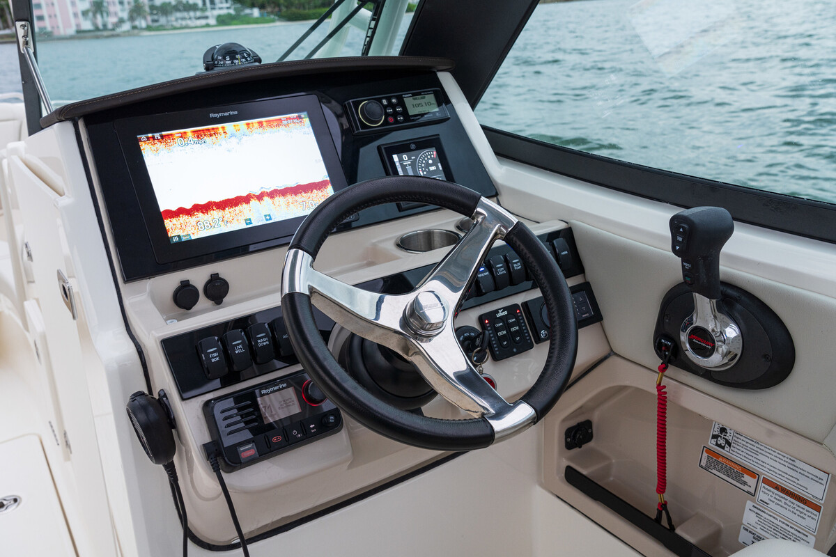 Boston Whaler 240 Vantage — foto 10 van 13