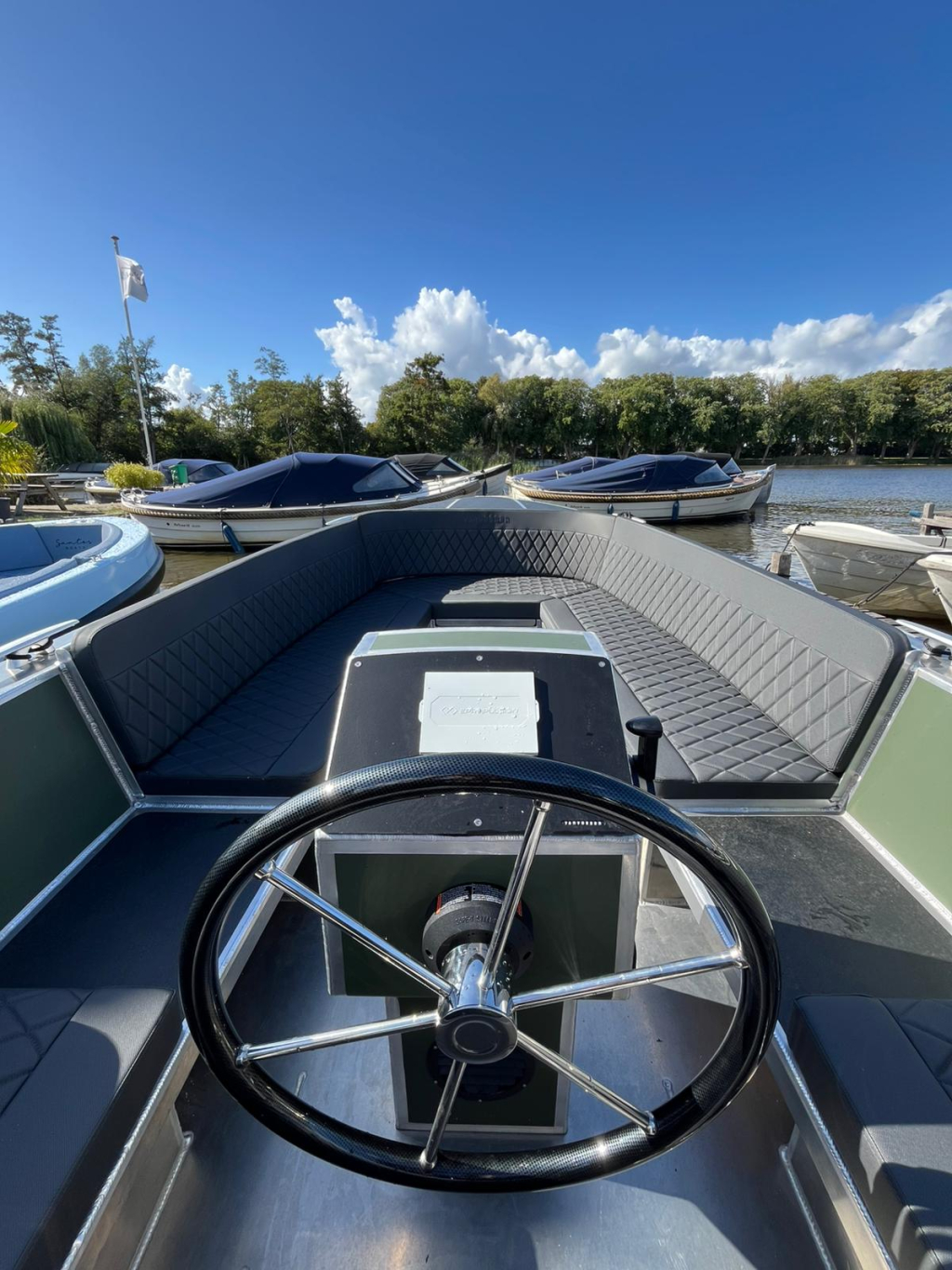 Van Vossen 650 plugin E tender aluminium elektrisch — foto 15 van 16