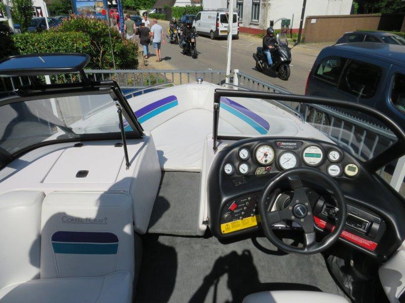 Correct Craft Ski Nautique — foto 5 van 15