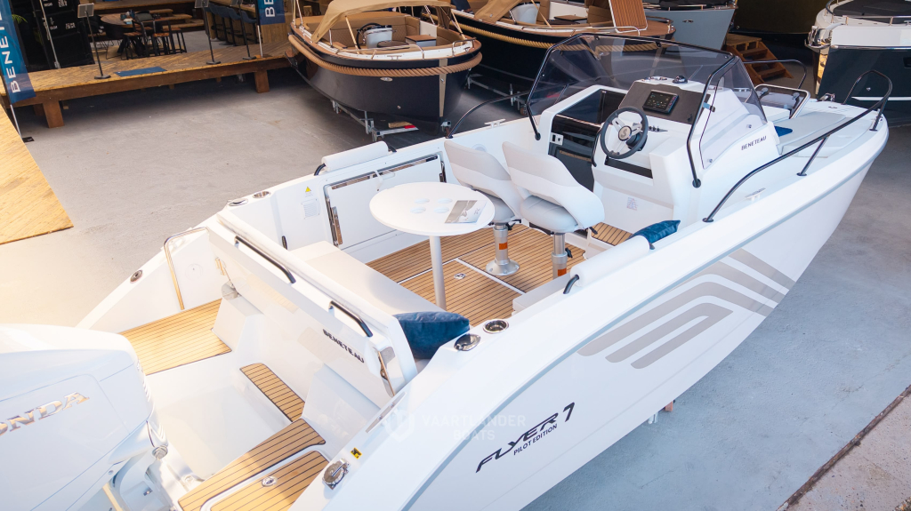 Beneteau Flyer 7 Sundeck | 200PK Honda IST | Pilot Edition — foto 3 van 30