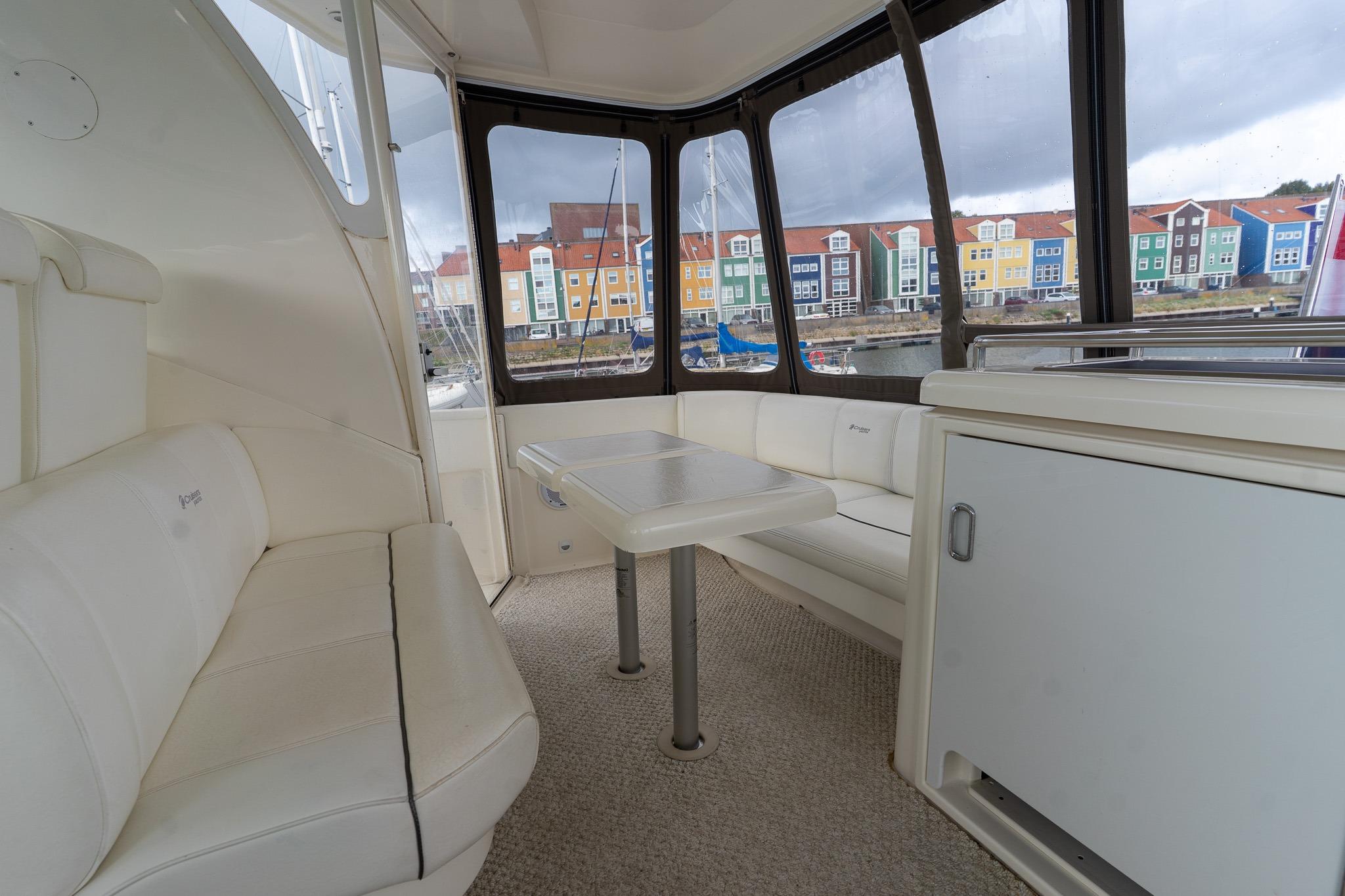Cruisers Yachts 415 Express Motoryacht — foto 67 van 100