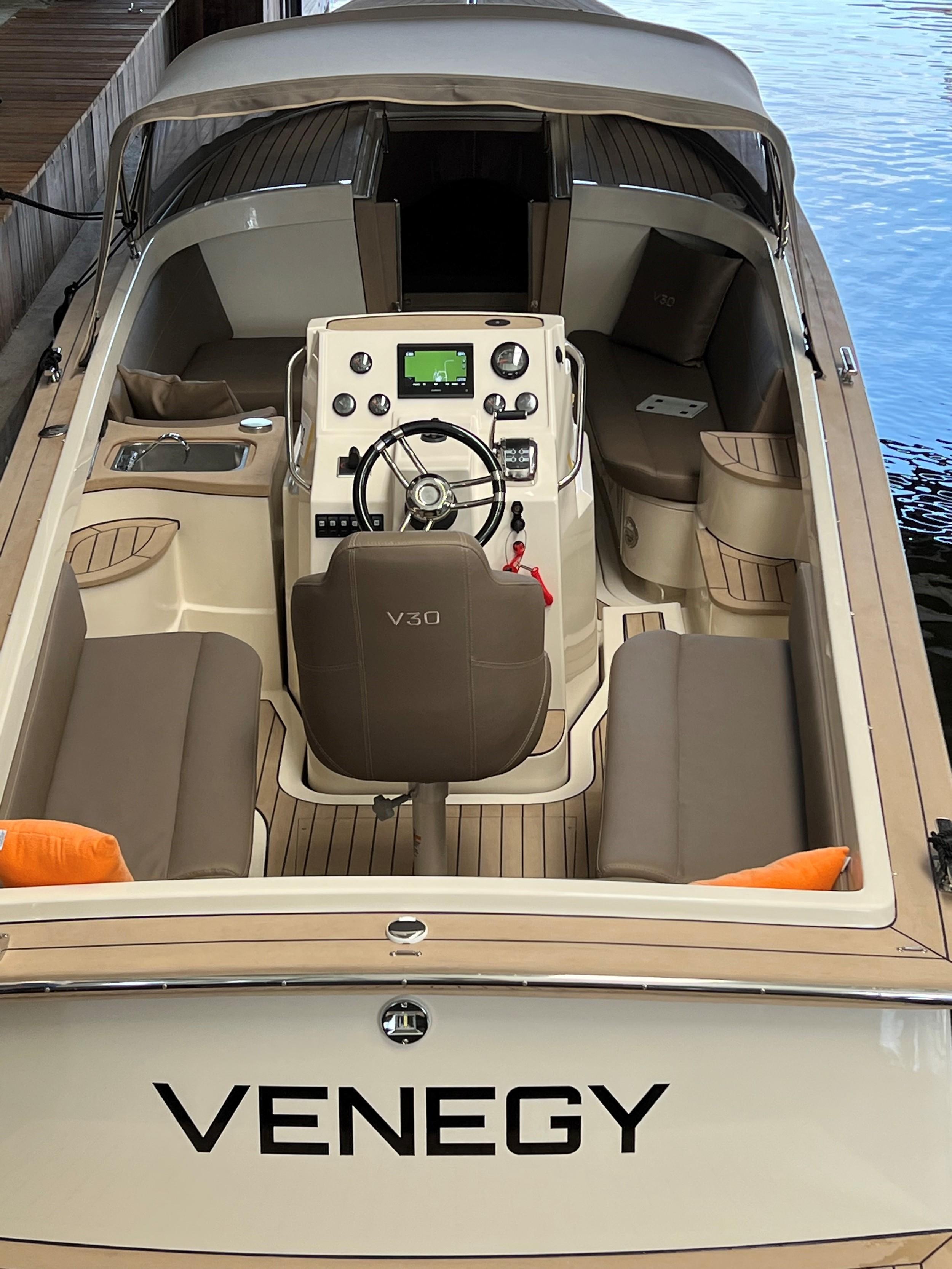 Venegy V30 Classic Cabin — foto 15 van 25