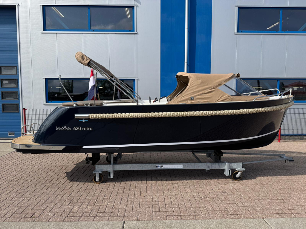 Maxima  620 Retro met Suzuki 30 pk